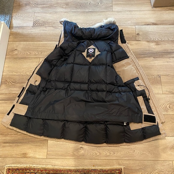 Canada Goose used Expedition Parka Heritage (unisex) size small - Picture 13 of 16